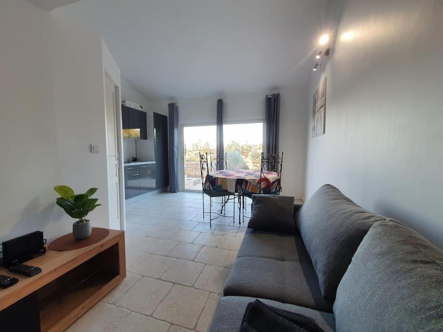 Holiday home Havre De Paix Au Bord Des Alpilles Eyguieres