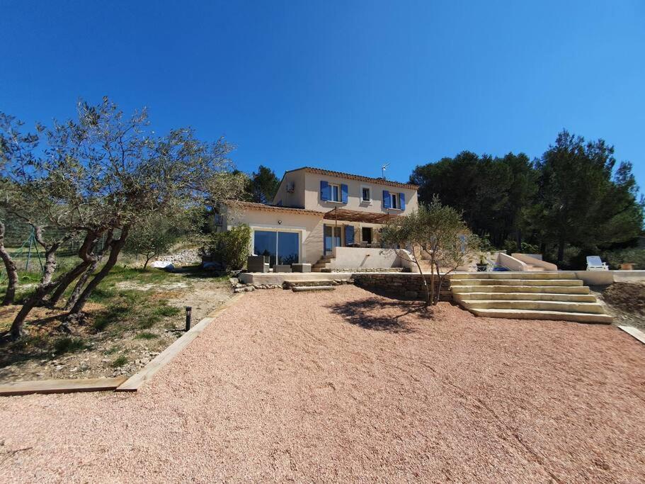 Havre De Paix Au Bord Des Alpilles *